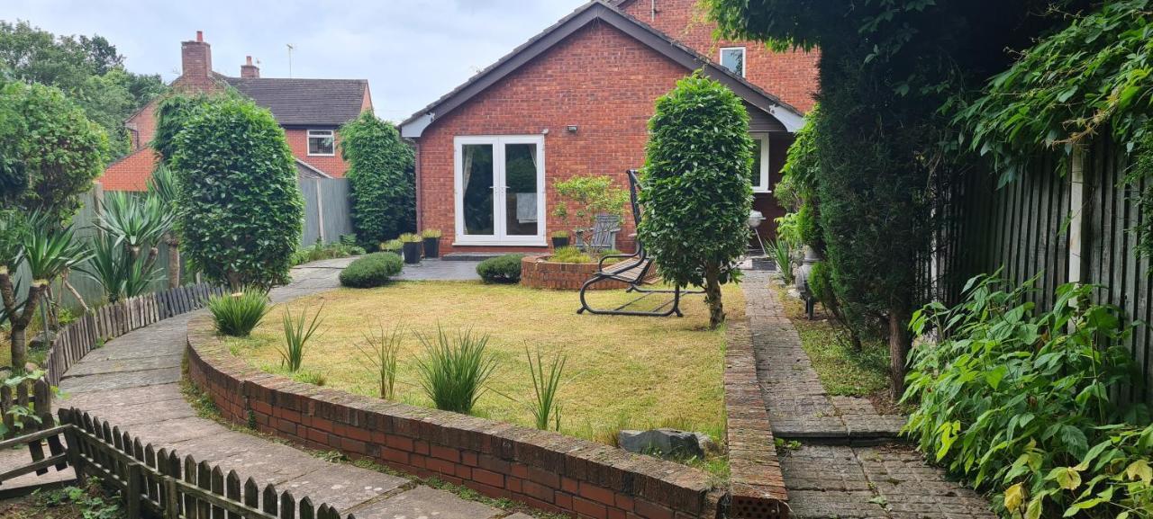 Spacious, 5 Bed House For 9 In Chester Bagian luar foto